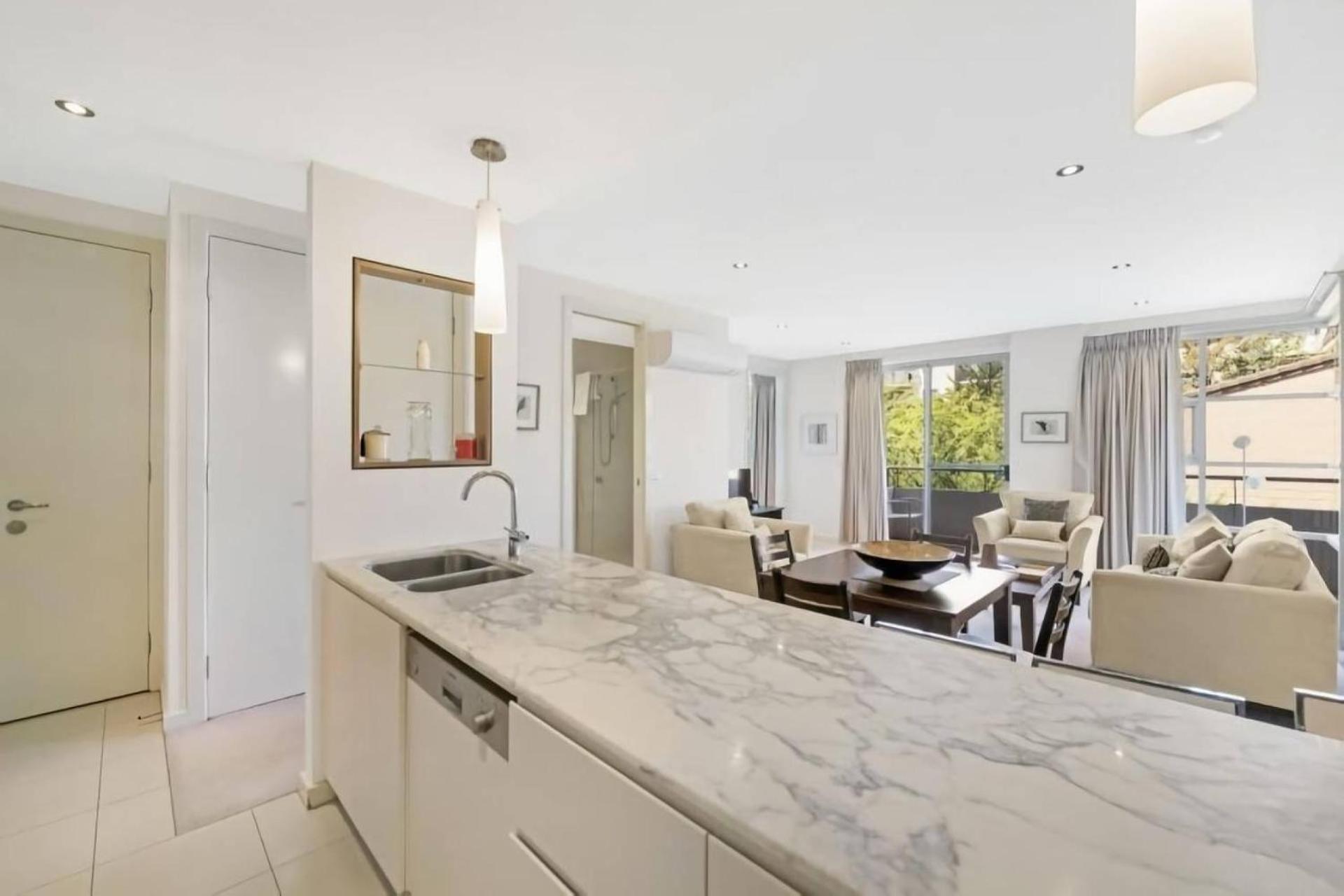 Trieste - Kingston Apartment Κανμπέρα Εξωτερικό φωτογραφία
